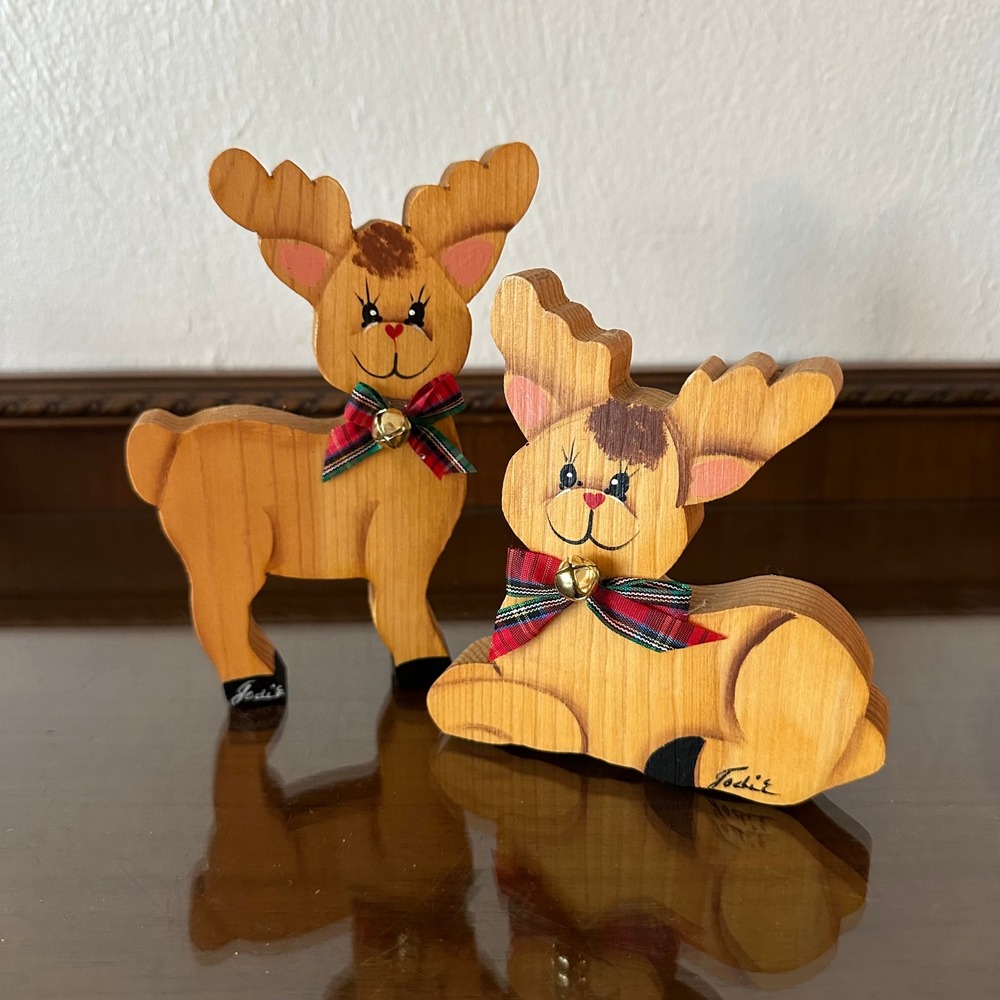 Vintage Jodi Hand Painted Wooden Reindeer Set 2 Christmas Folk Art Decor Plaid